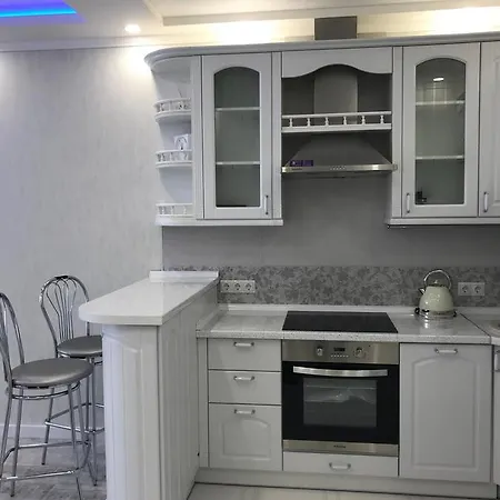 Luxe Apartment On Drahomanova Kyiv Exterior photo