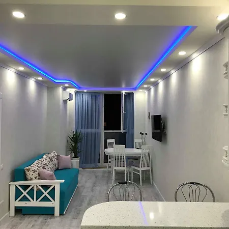 Luxe Apartment On Drahomanova Kyiv Exterior photo