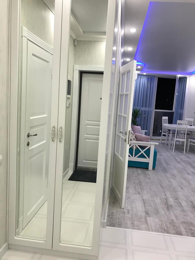 Luxe On Drahomanova Apartment Kyiv